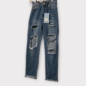 A Q Jeans SZ 5 Women's Distressed light wash Straight Leg Denim Jeans‎